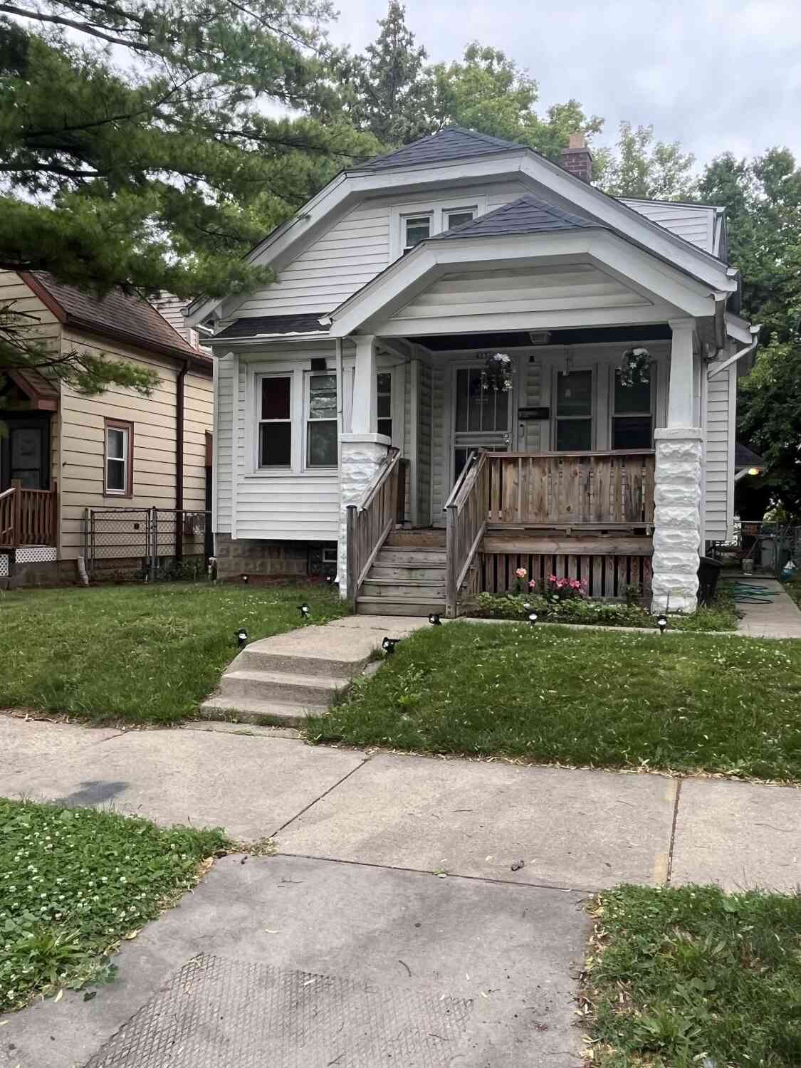 Homes For Sale - 4232 W Auer<br/> Milwaukee, WI 53216