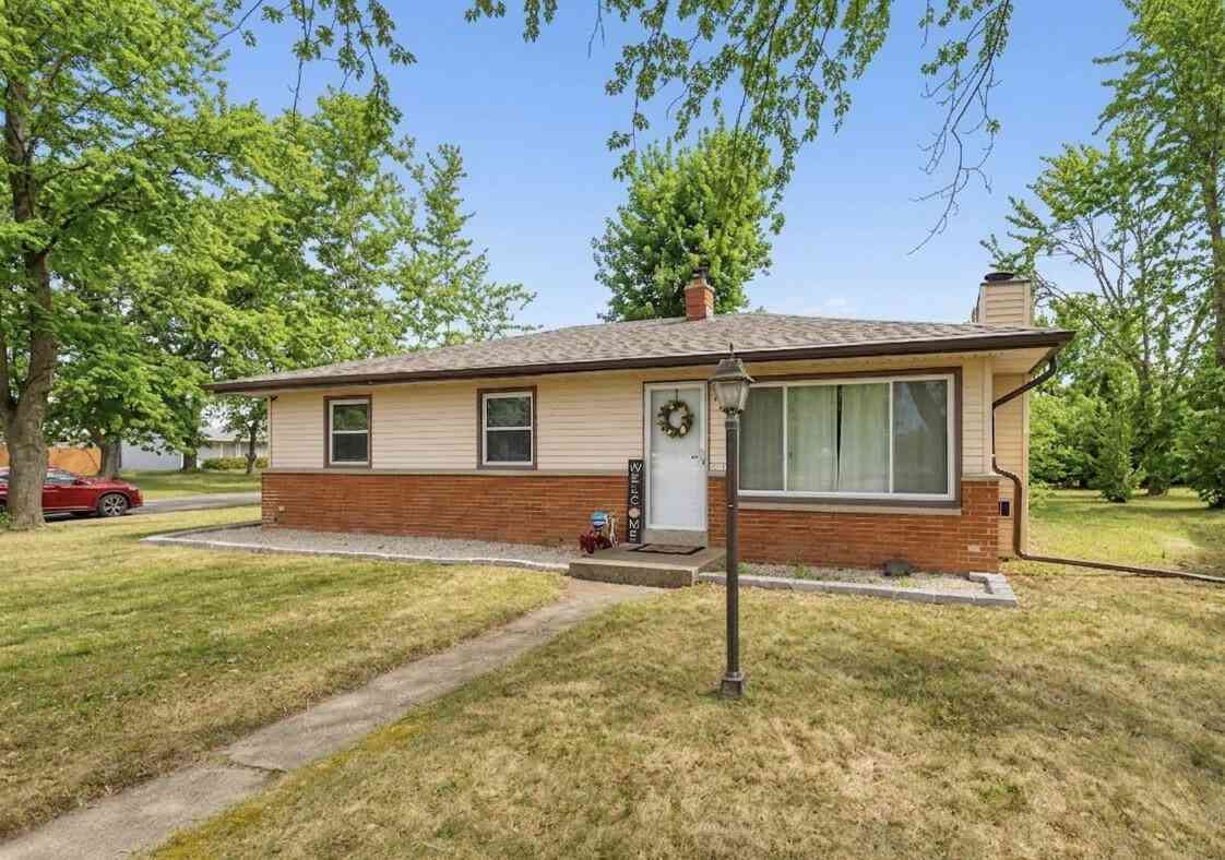 Homes For Sale - 7934 N Edgeworth<br/> Milwaukee County, Milwaukee, WI 53223
