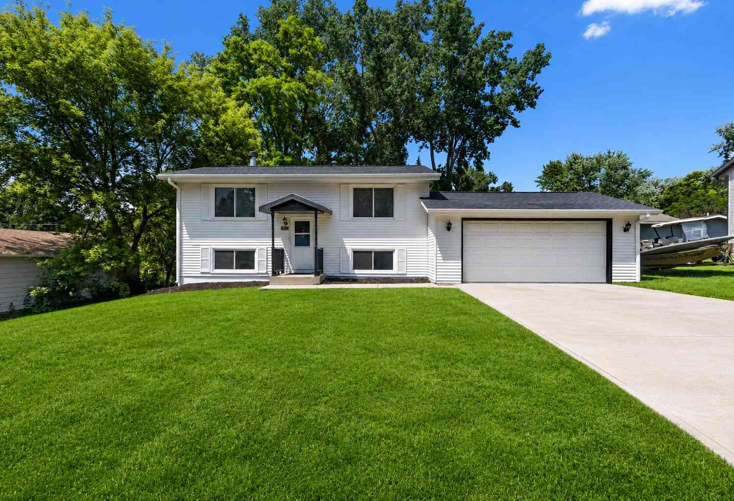 Homes For Sale - 30012 Meadow<br/> Racine County, Burlington, WI 53105