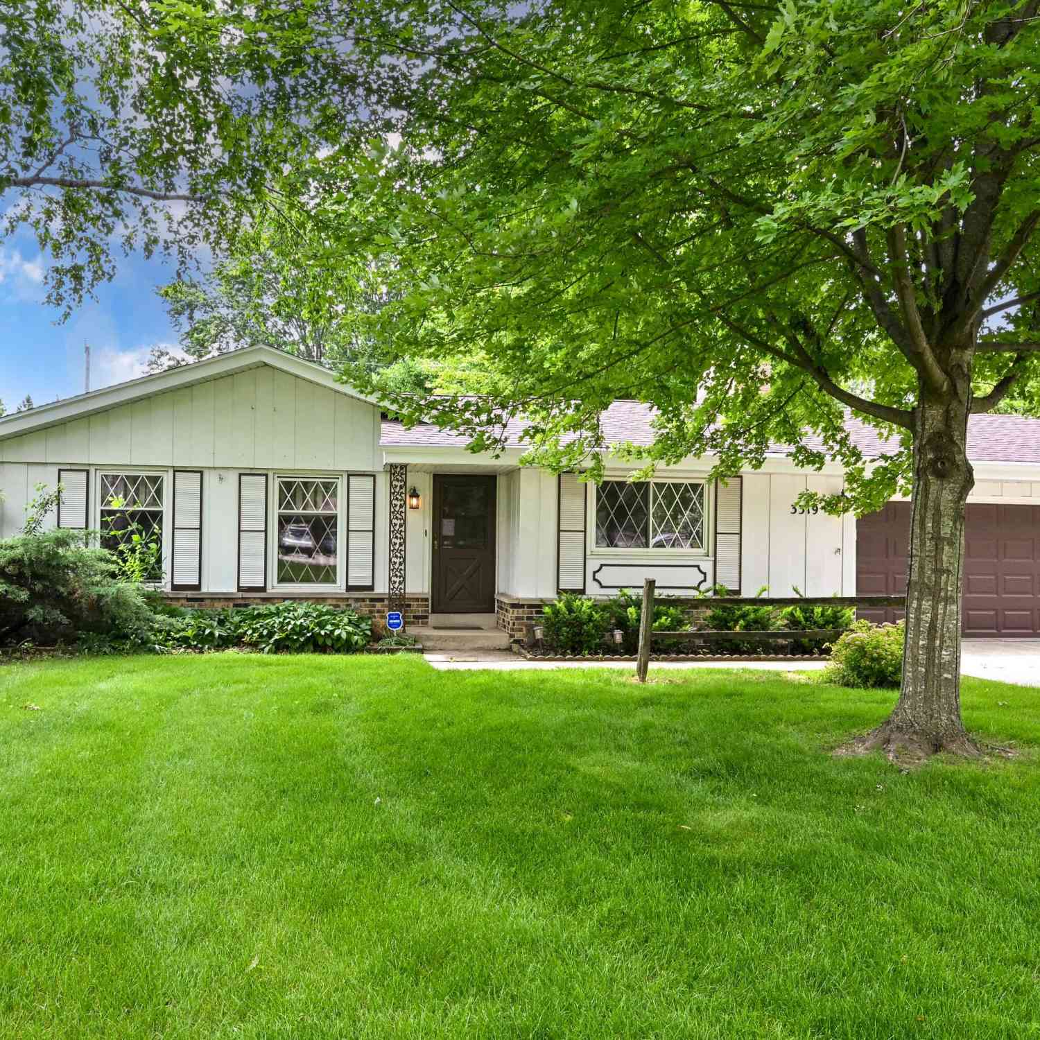 Homes For Sale - 3319 W Woodward<br/> Franklin, WI 53132