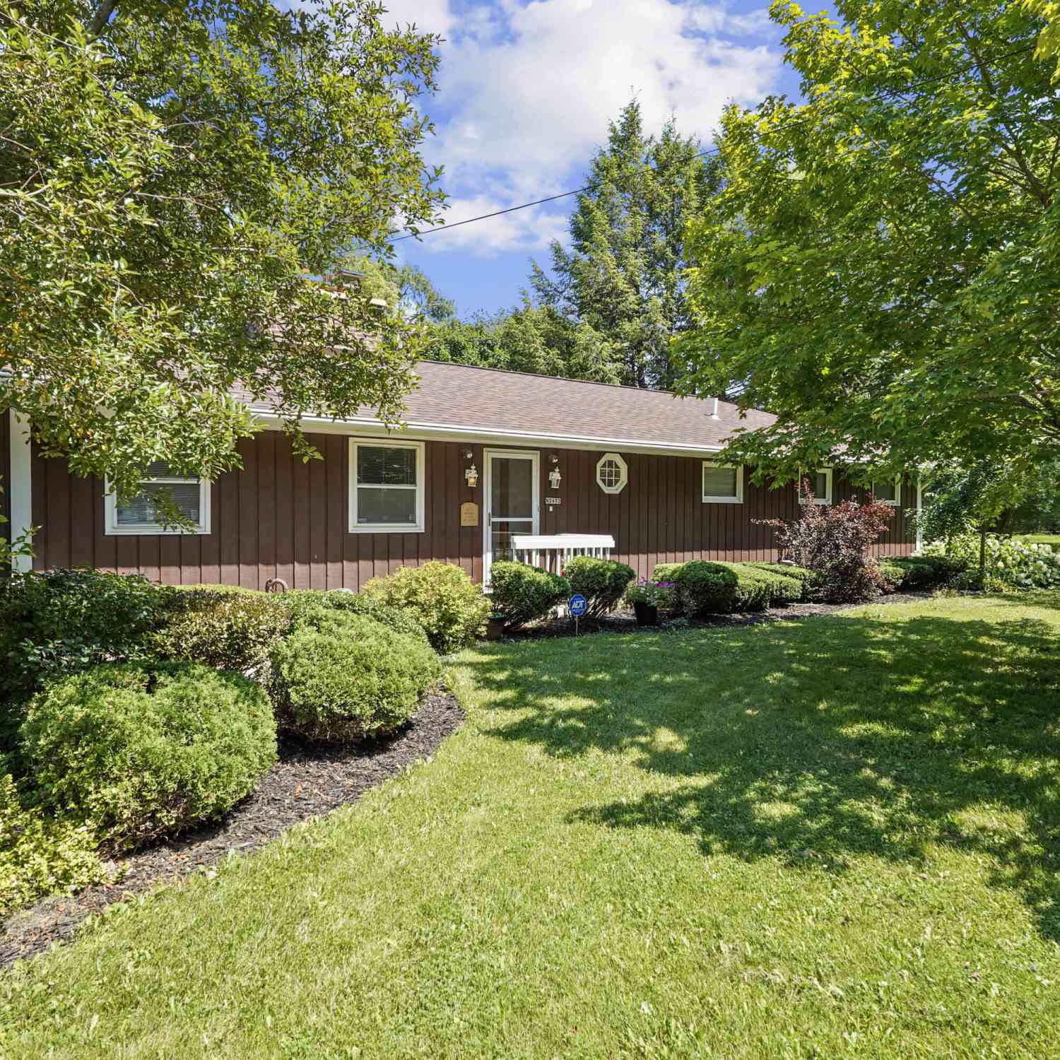 Homes For Sale - N2472 Fisk<br/> Bloomfield, WI 53105
