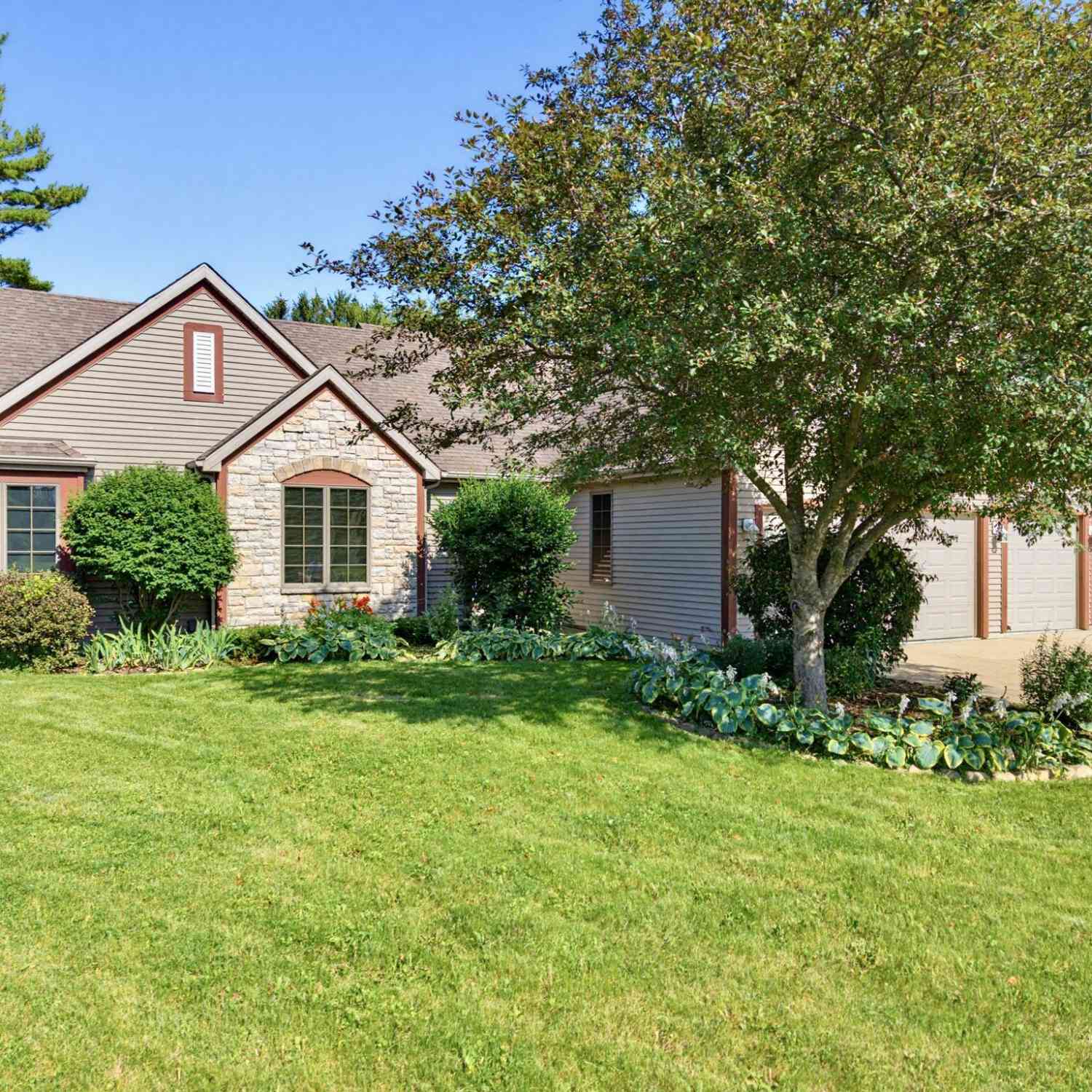 Homes For Sale - 10063 64th<br/> Kenosha County, Pleasant Prairie, WI 53158