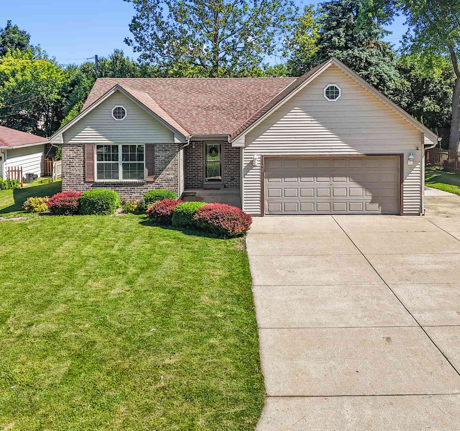 Homes For Sale - 7116 W Carpenter<br/> Greenfield, WI 53220