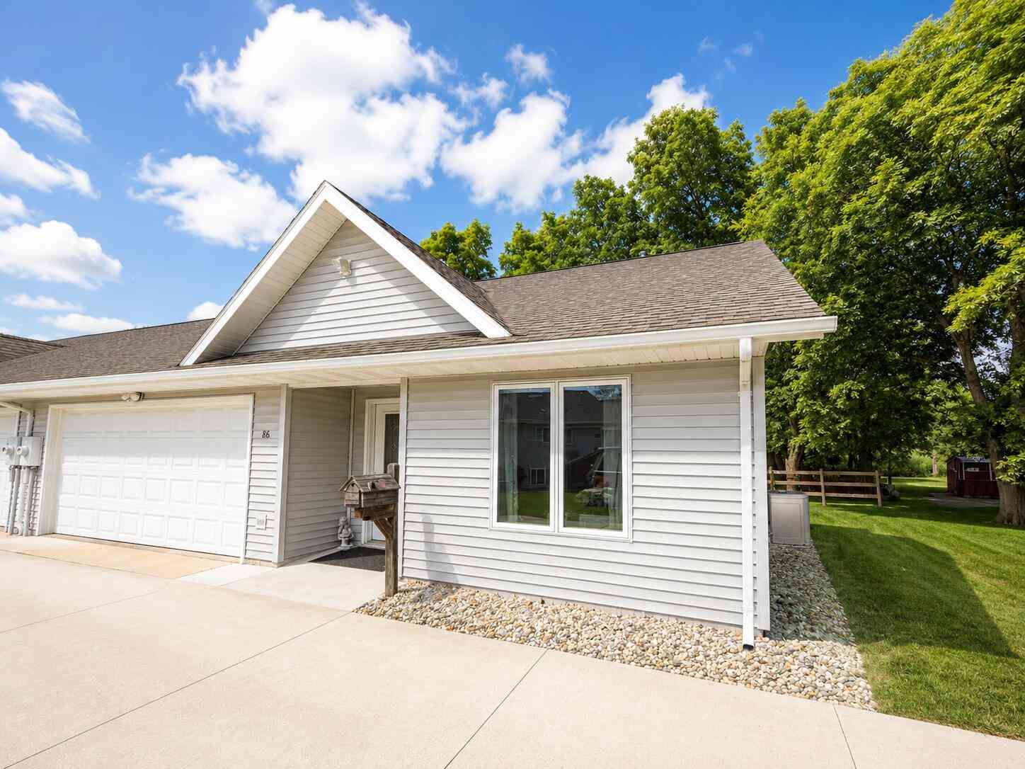 Homes For Sale - 86 Knopp Valley<br/> Winona County, Winona, MN 55987
