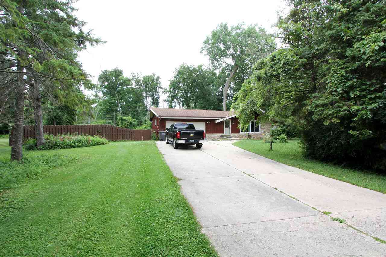 Homes For Sale - 5311 S Honey Creek<br/> Greenfield, WI 53221