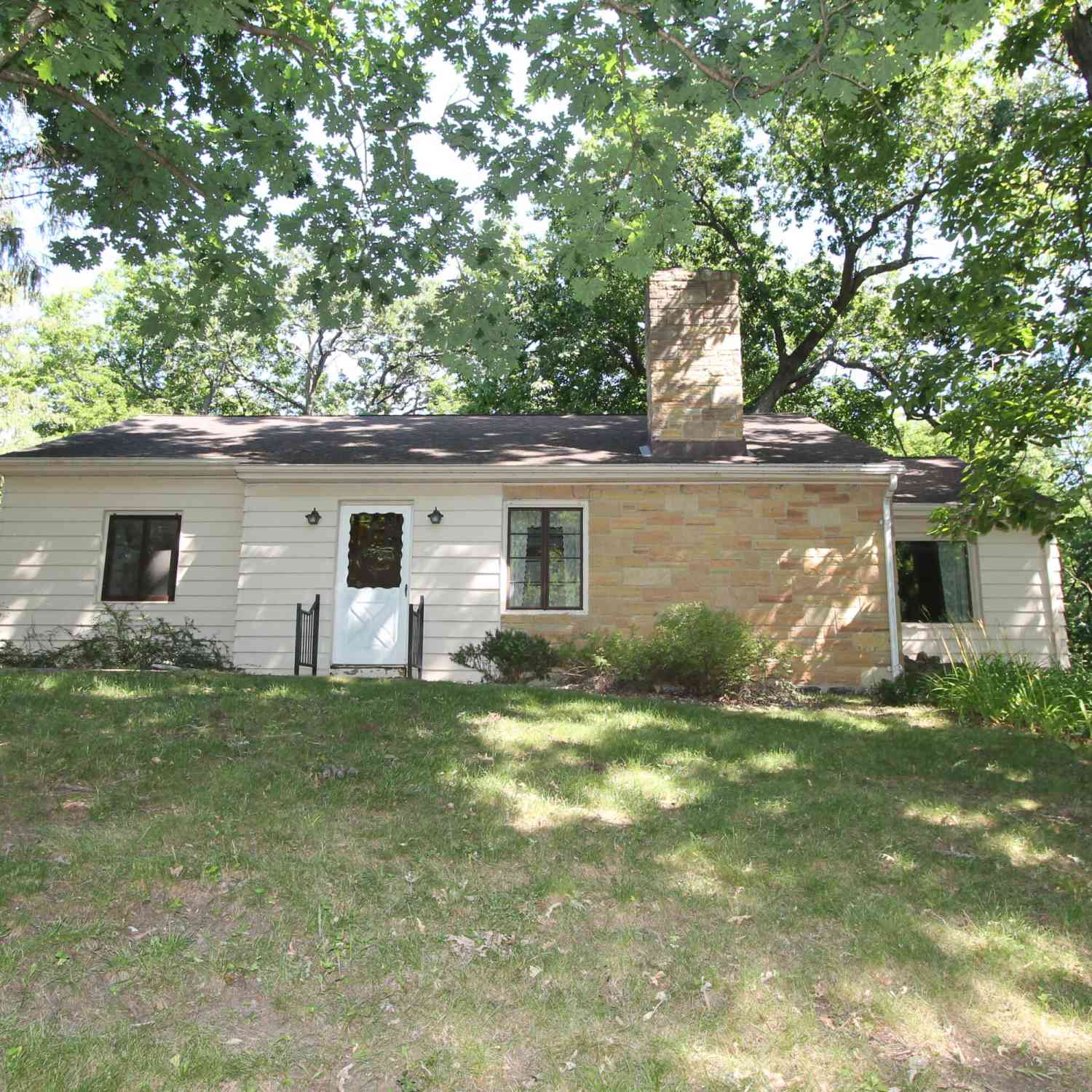 Homes For Sale - 29306 Durand<br/> Burlington, WI 53105