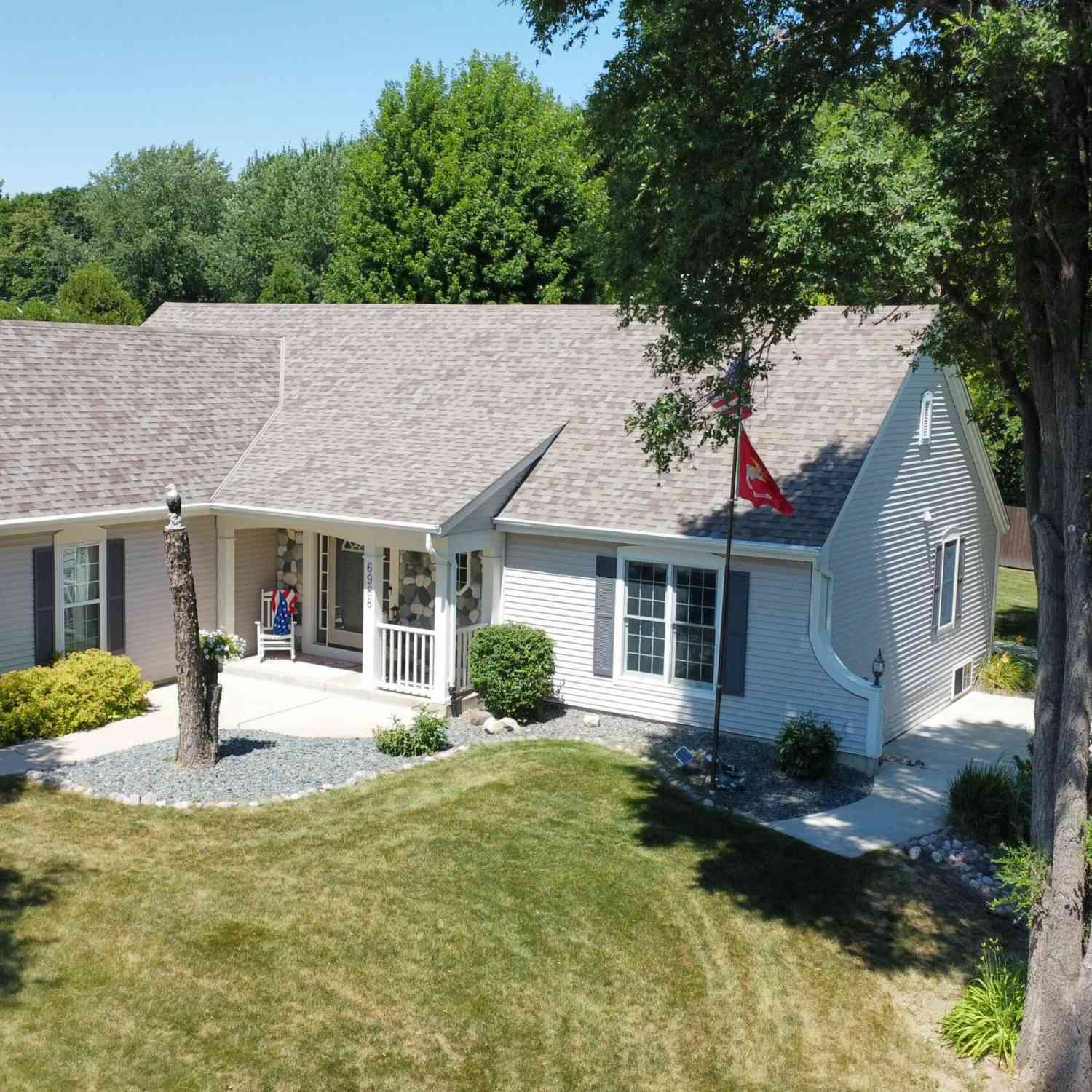 Homes For Sale - 6988 W Southview<br/> Franklin, WI 53132