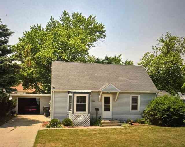 Homes For Sale - 1406 Vine<br/> Racine County, Union Grove, WI 53182