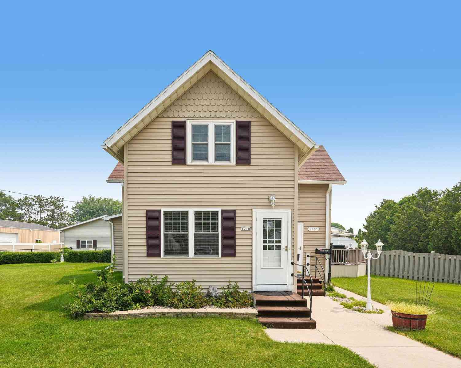 Homes For Sale - 1212 Sixth<br/> Algoma, WI 54201