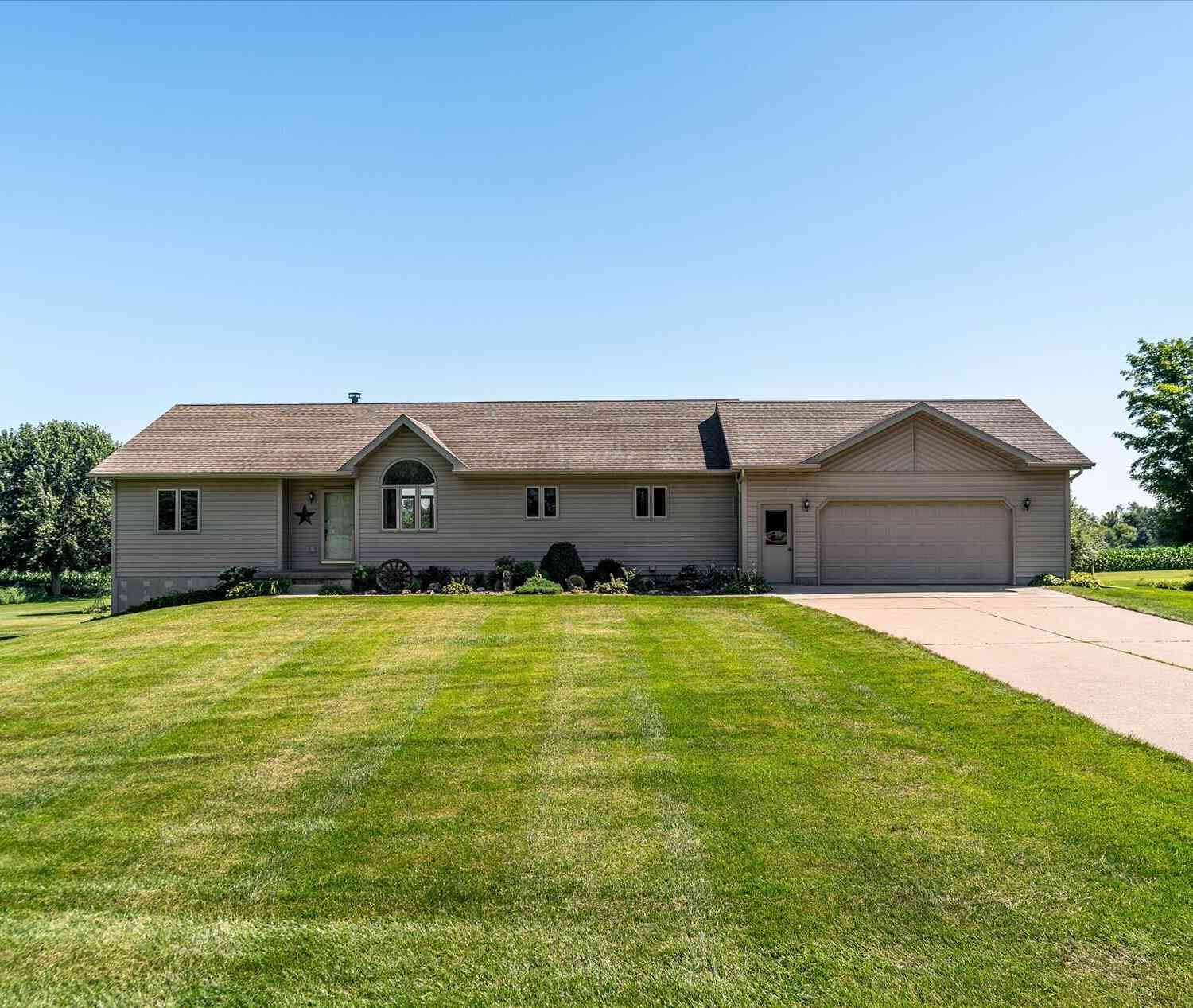 Homes For Sale - E7325 Skyline<br/> Vernon County, Viroqua, WI 54665