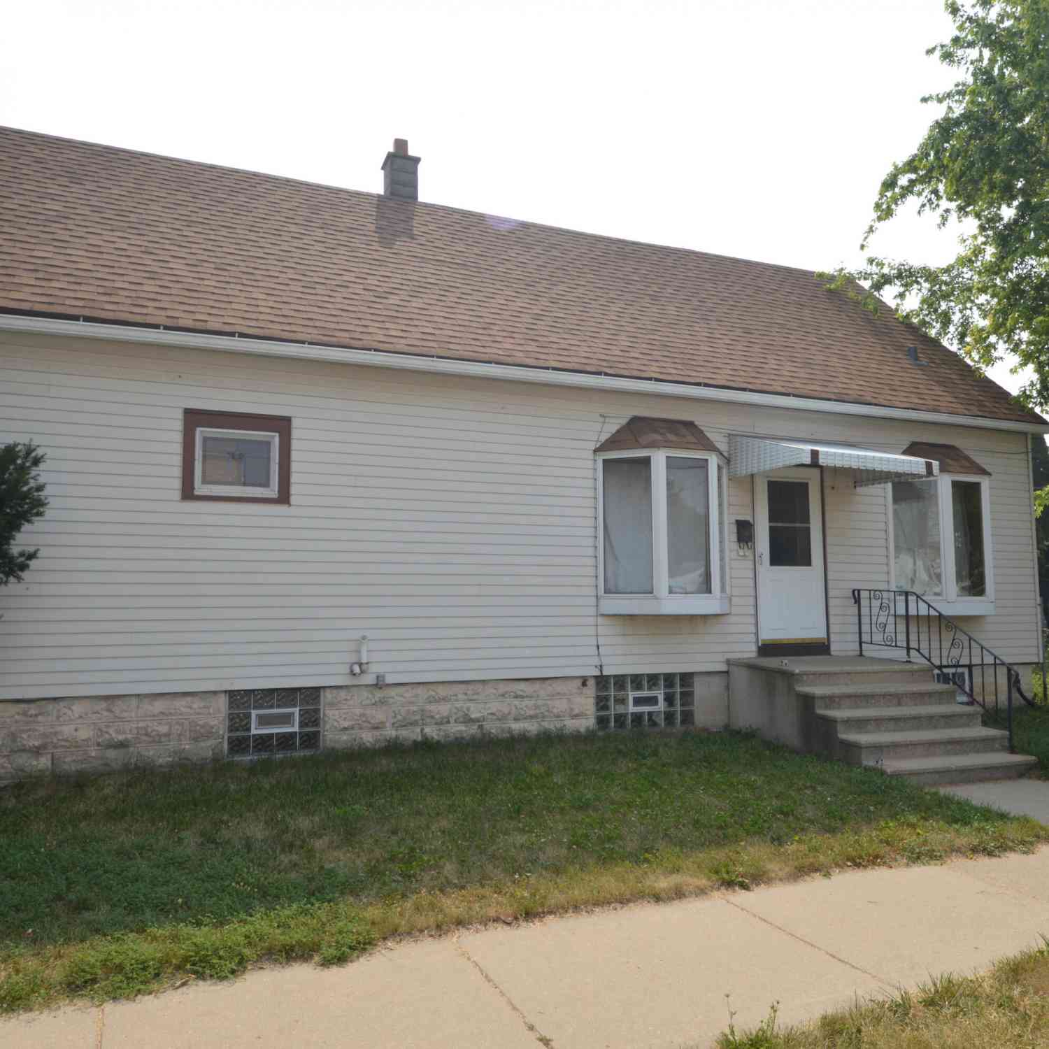 Homes For Sale - 1235 Monroe<br/> South Milwaukee, WI 53172