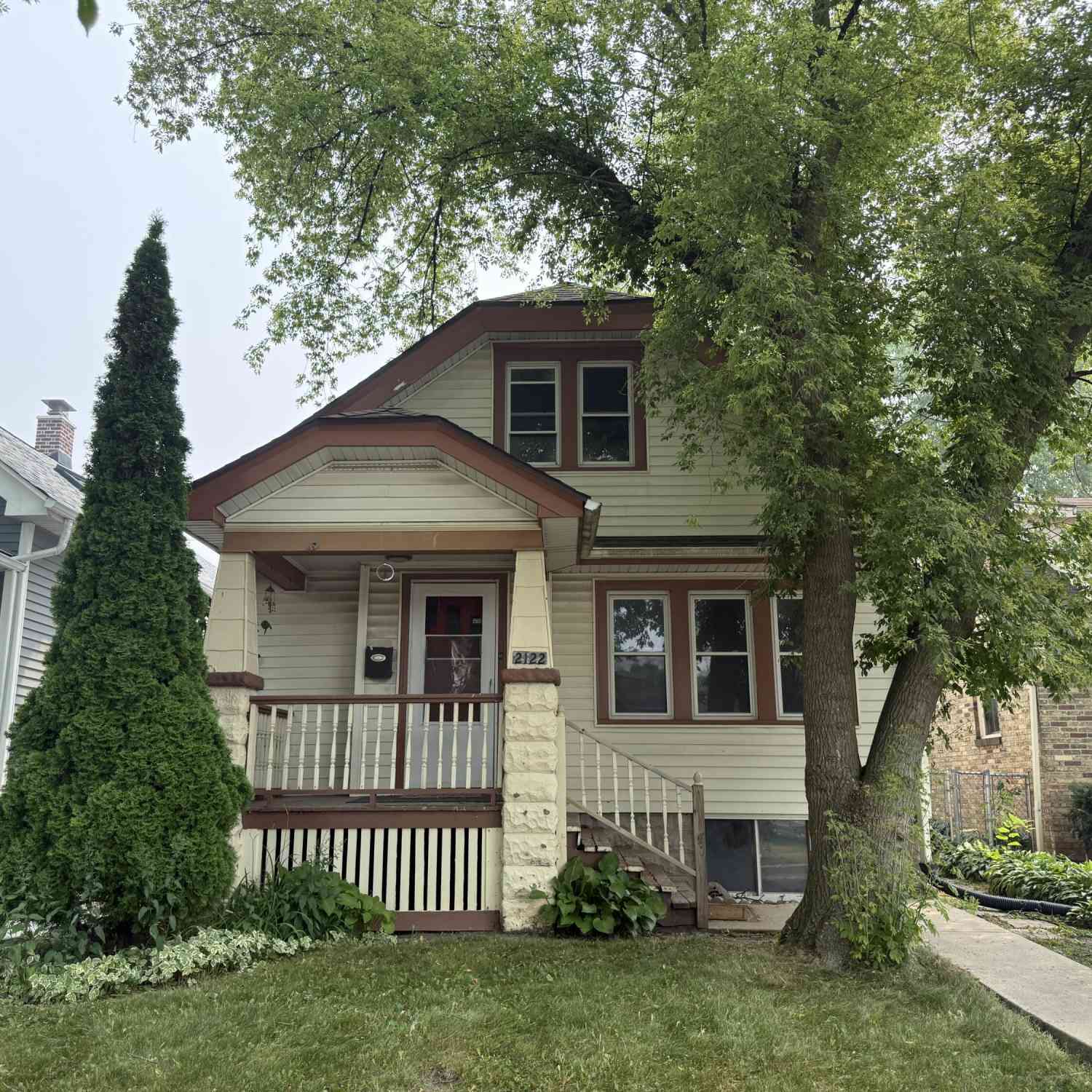 Homes For Sale - 2122 S 77th<br/> West Allis, WI 53219
