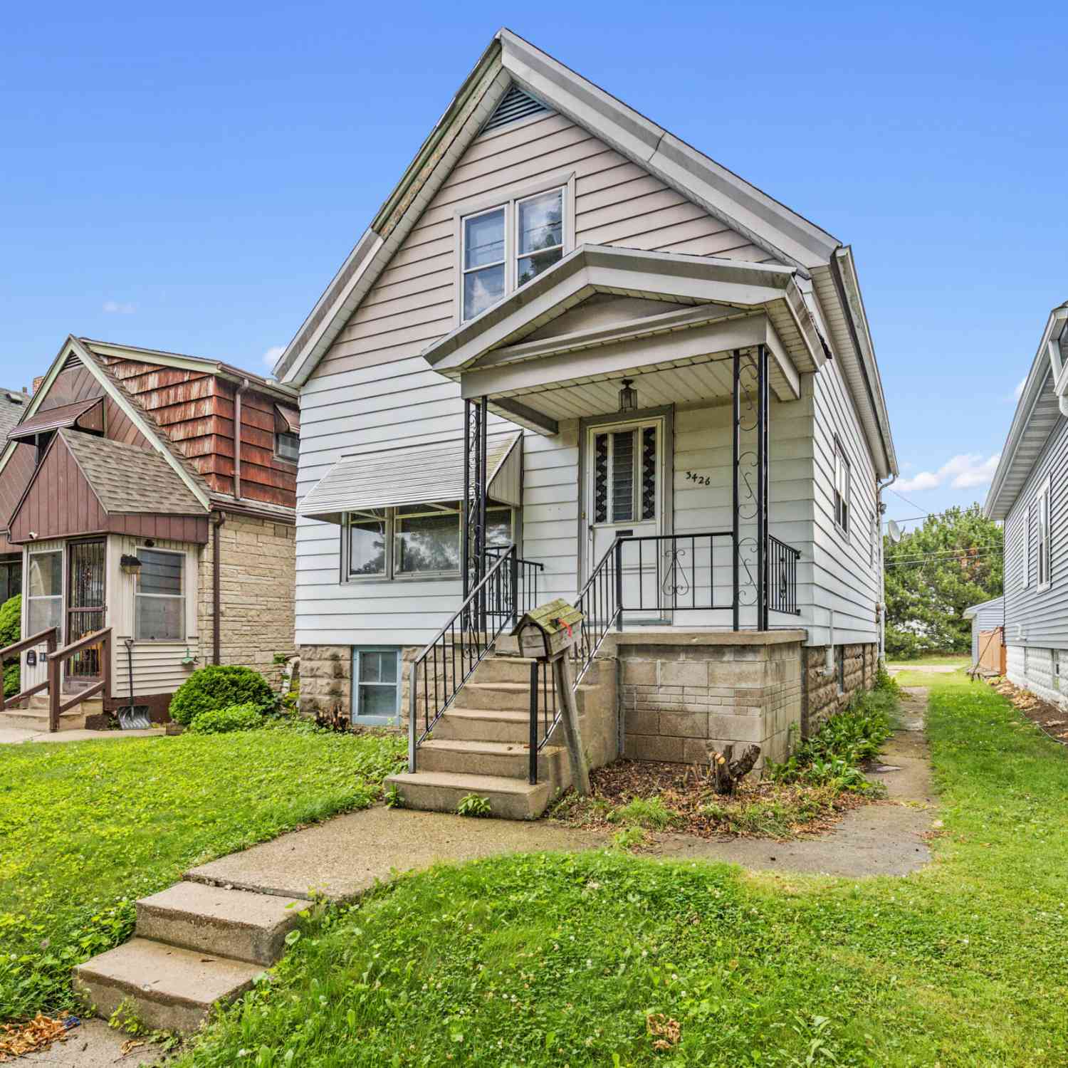 Homes For Sale - 3426 S 8th<br/> Milwaukee, WI 53215