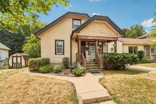 Homes For Sale - 7631 W Center<br/> Milwaukee, WI 53222