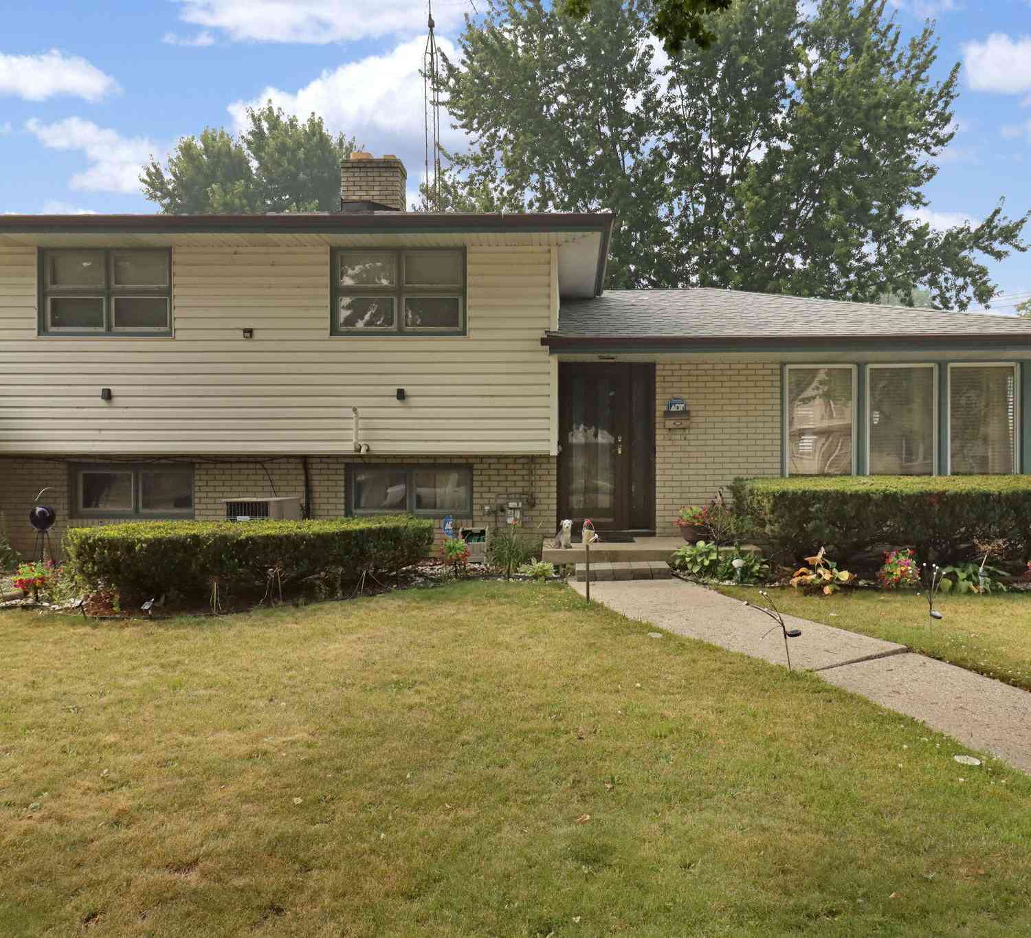 Homes For Sale - 629 North<br/> Racine, WI 53402