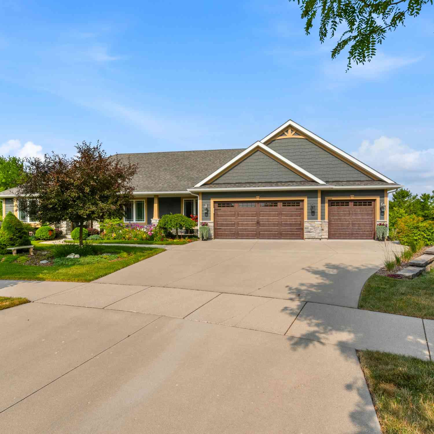 Homes For Sale - 475 Conifer<br/> Port Washington, WI 53074
