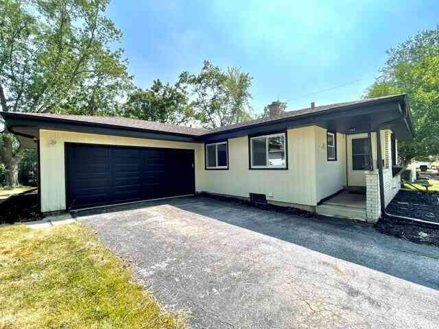 Homes For Sale - N87W17833 Shepherd<br/> Menomonee Falls, WI 53051