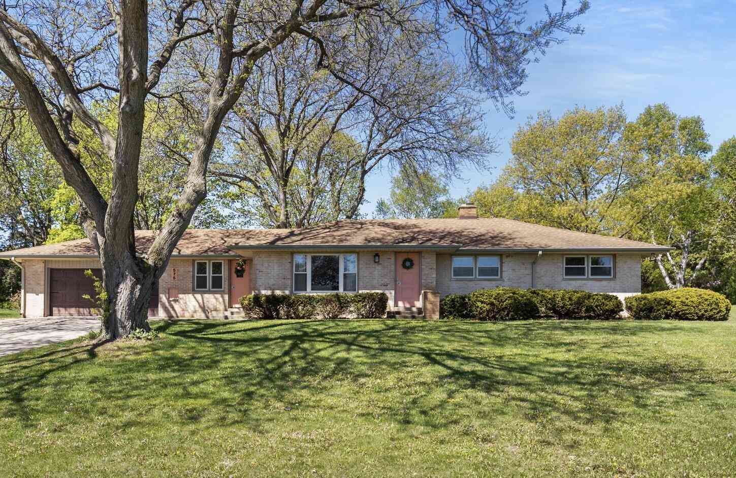 Homes For Sale - 575 Kenmar<br/> Brookfield, WI 53005