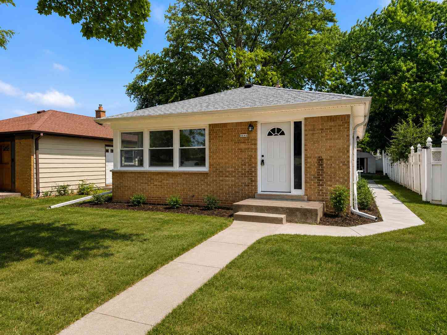Homes For Sale - 4646 N 72nd<br/> Milwaukee, WI 53218