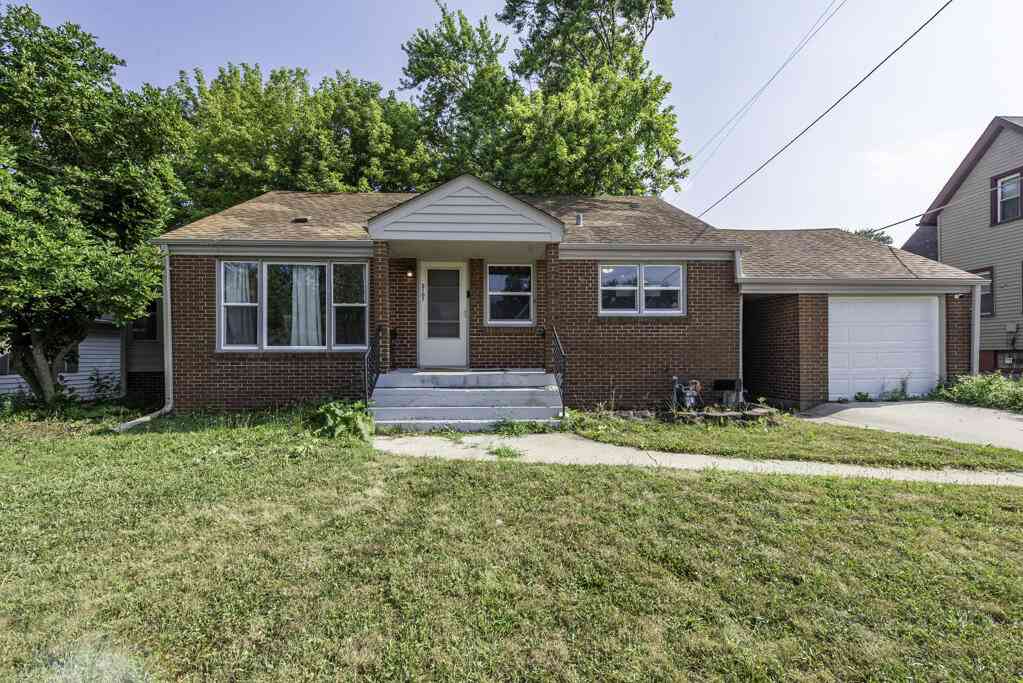 Homes For Sale - 2107 Harriet<br/> Racine, WI 53404