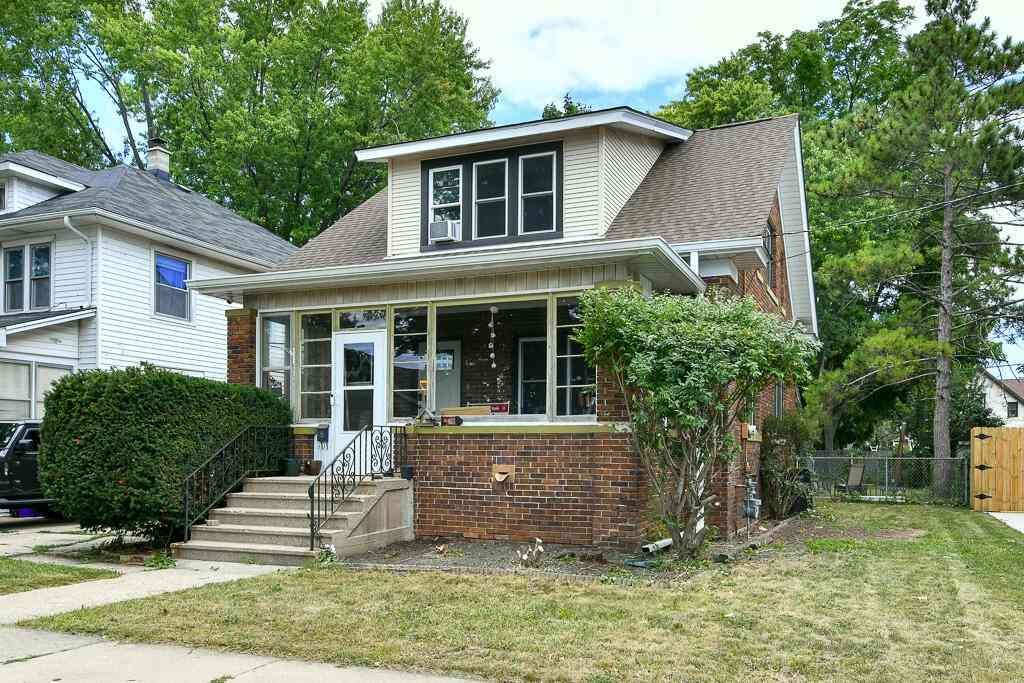 Homes For Sale - 6735 27th<br/> Kenosha, WI 53143