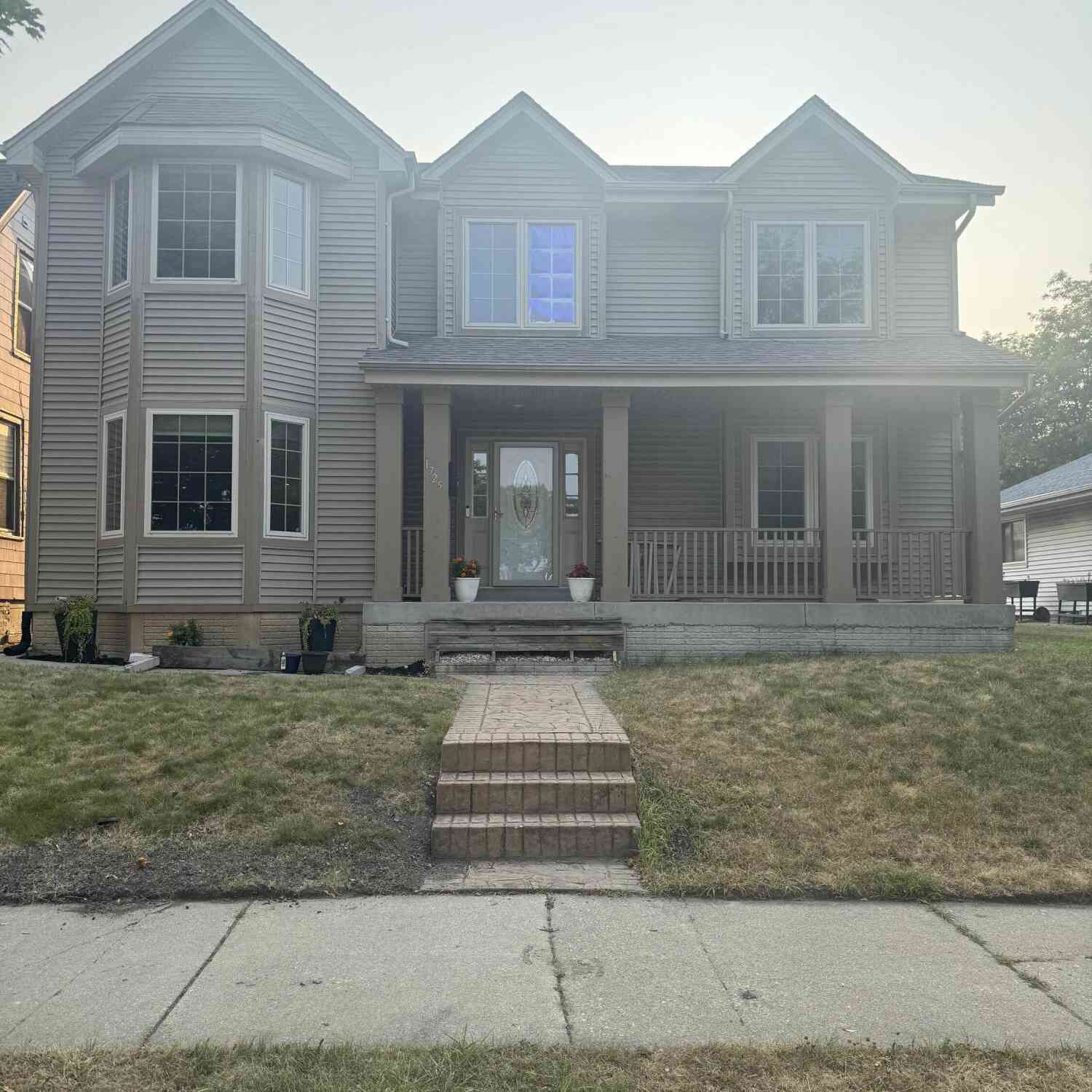 Homes For Sale - 1725 N 19th<br/> Milwaukee, WI 53205