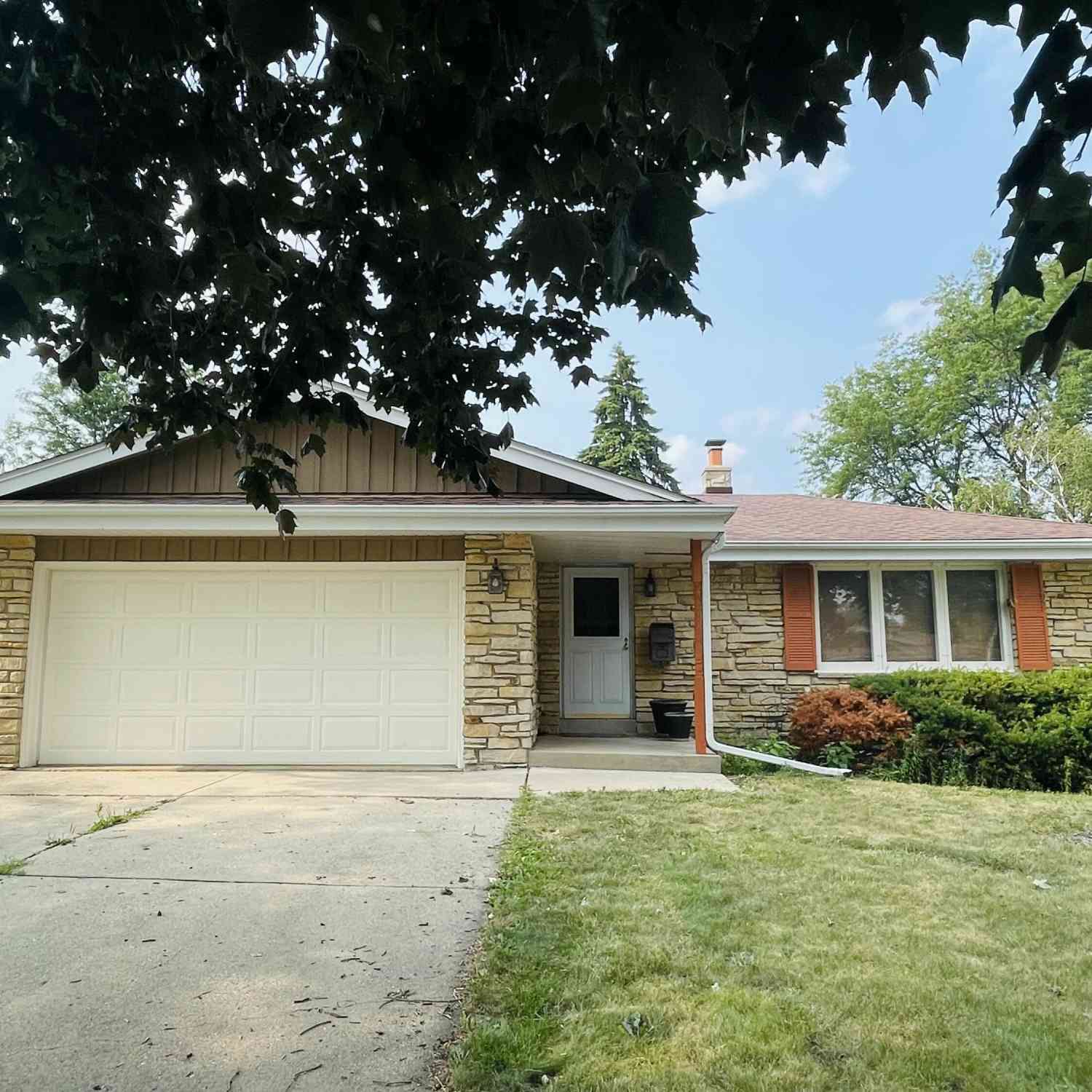 Homes For Sale - 4726 69th<br/> Kenosha, WI 53142