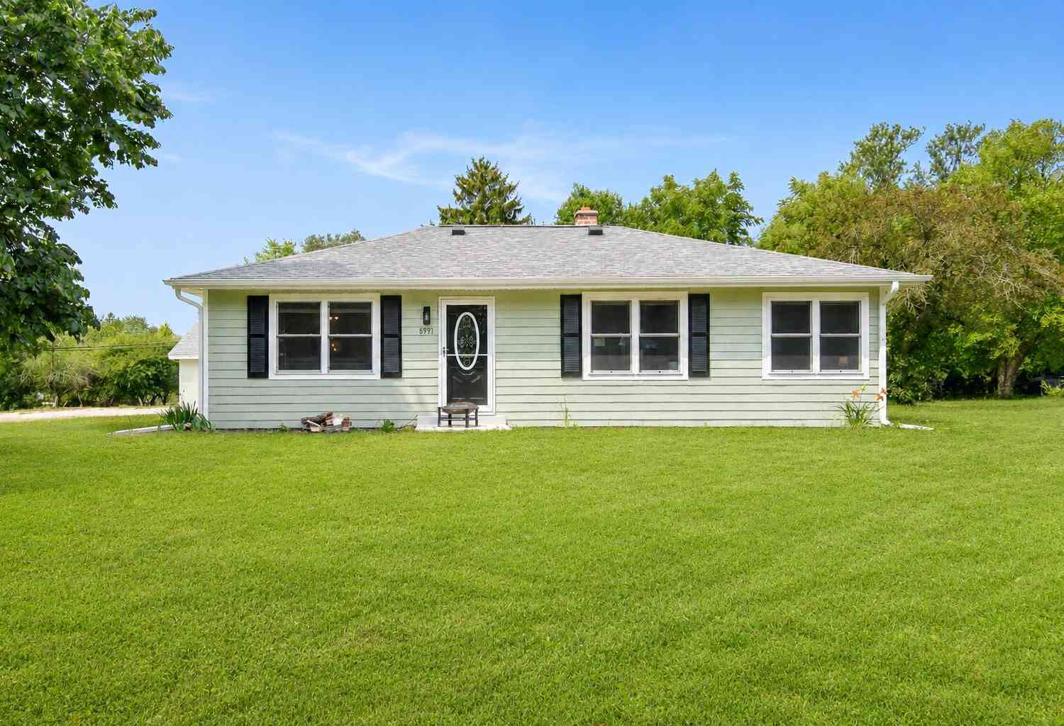 Homes For Sale - 8991 S 29th<br/> Franklin, WI 53132