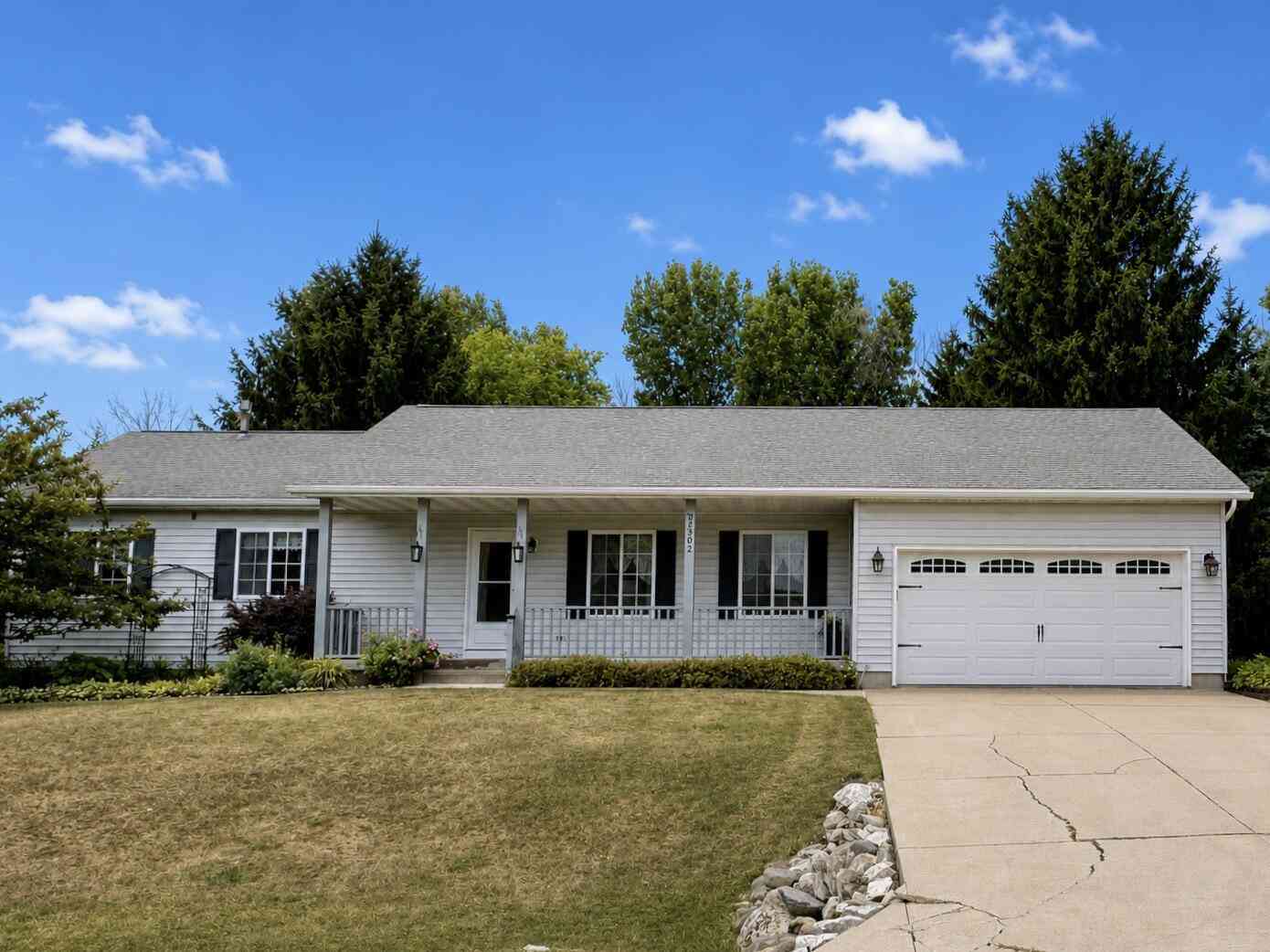 Homes For Sale - W2392 Julianne<br/> Dodge County, Ashippun, WI 53066