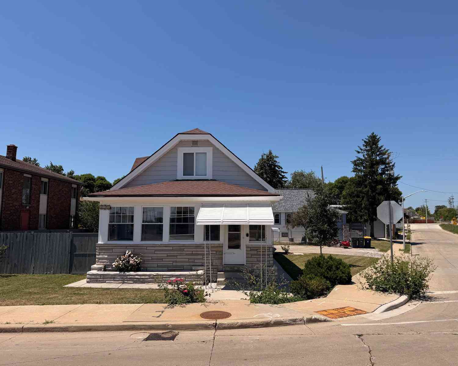 Homes For Sale - 2101 S 60th<br/> West Allis, WI 53219