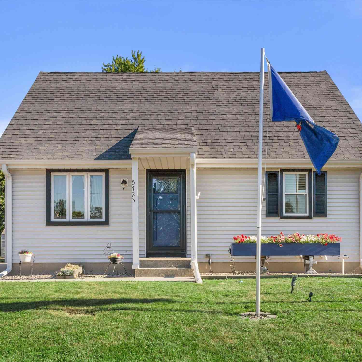 Homes For Sale - 5723 65th<br/> Kenosha, WI 53142