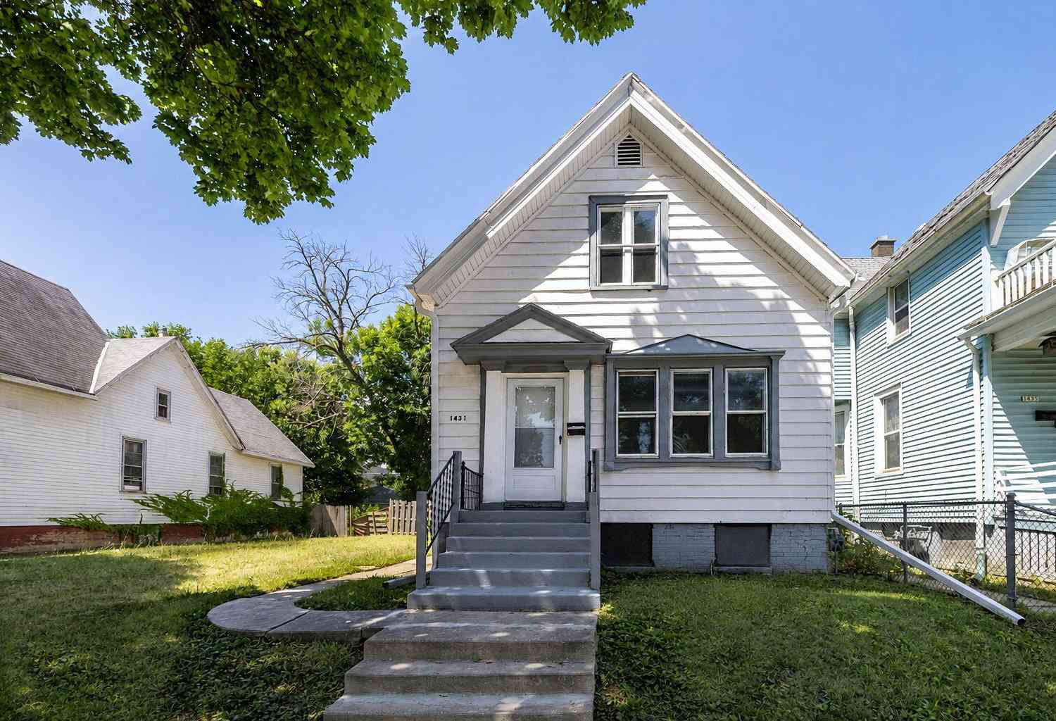 Homes For Sale - 1431 N 29th<br/> Milwaukee, WI 53208