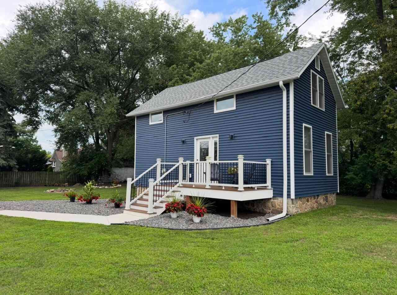 Homes For Sale - 105 Roberts<br/> Dousman, WI 53118