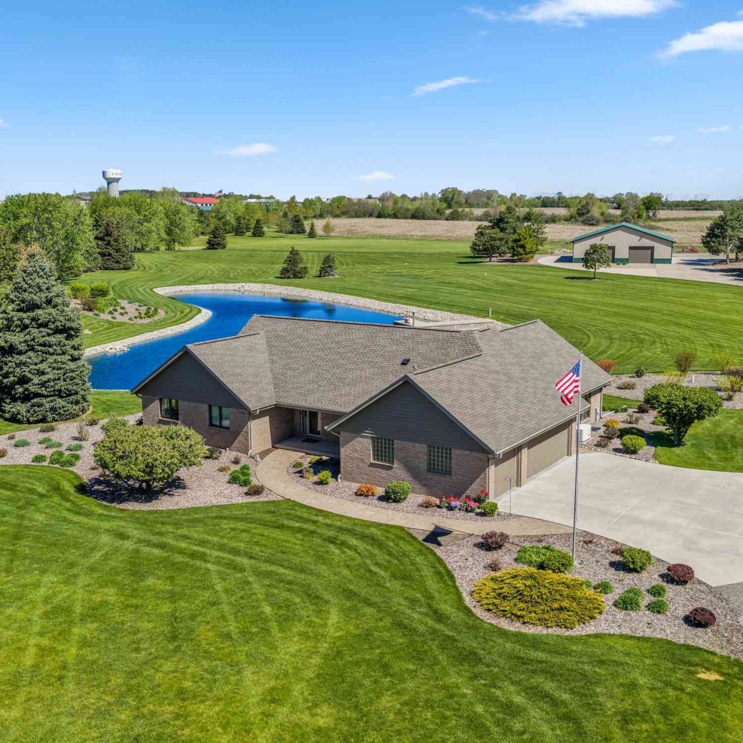 Homes For Sale - 8118 Dunkelow<br/> Racine County, Caledonia, WI 53126