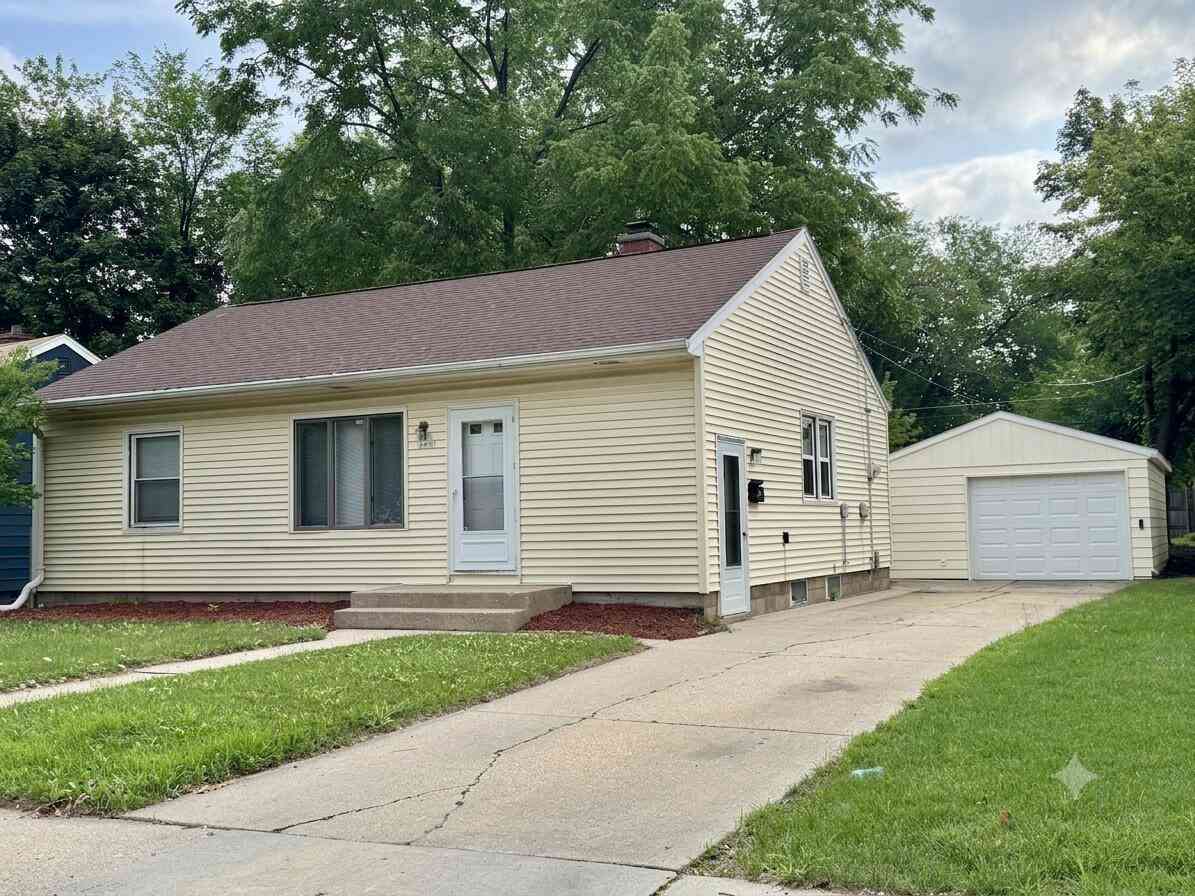 Homes For Sale - 4864 N 63rd<br/> Milwaukee, WI 53218