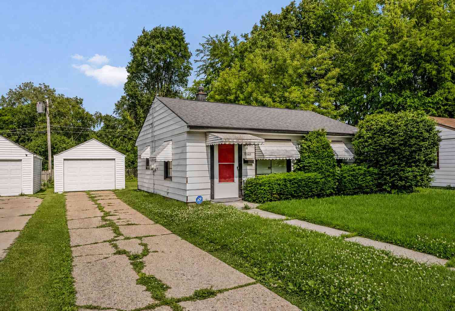 Homes For Sale - 5695 N 57th<br/> Milwaukee County, Milwaukee, WI 53218