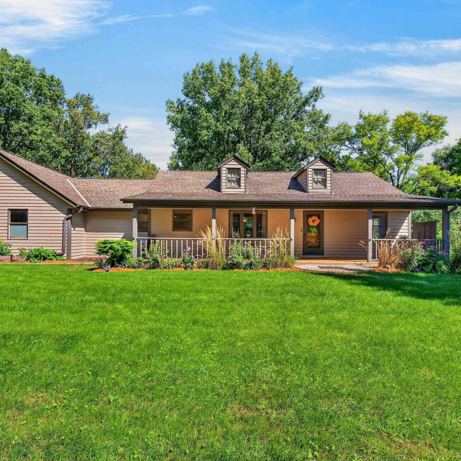 Homes For Sale - 6242 Pleasant Valley<br/> Cedarburg, WI 53024