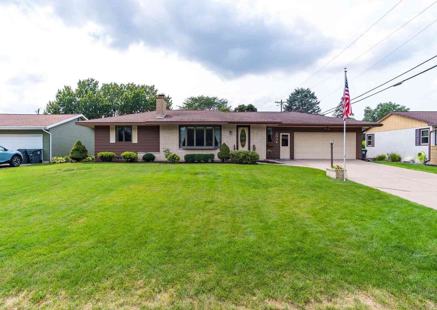 Homes For Sale - 2034 32nd<br/> La Crosse County, La Crosse, WI 54601