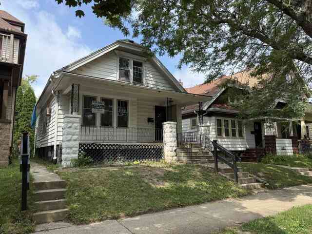 Homes For Sale - 3223 N 40th<br/> Milwaukee County, Milwaukee, WI 53216