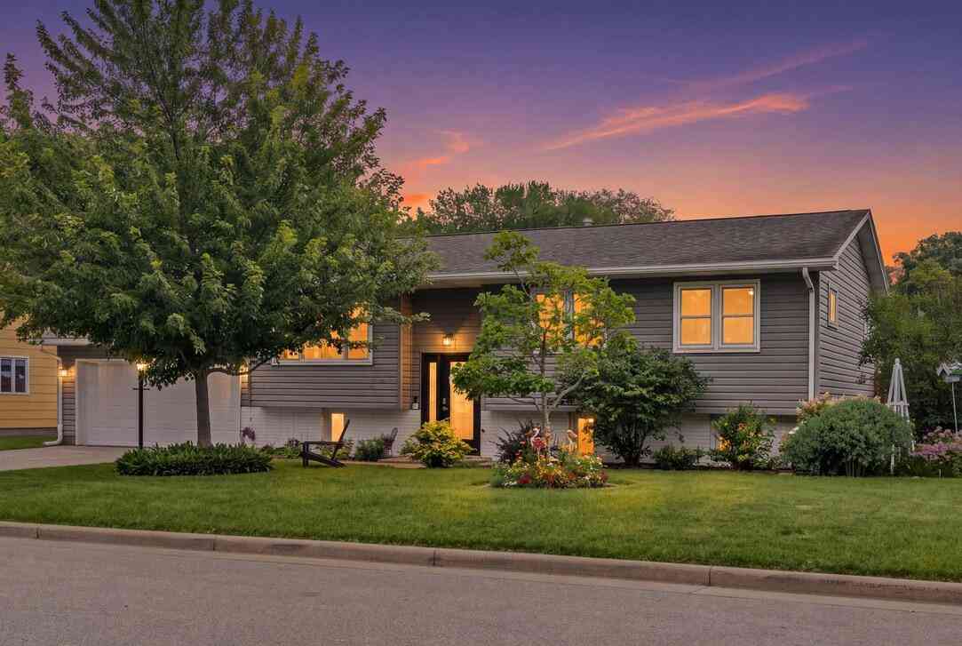 Homes For Sale - 918 Park<br/> La Crosse County, Onalaska, WI 54650
