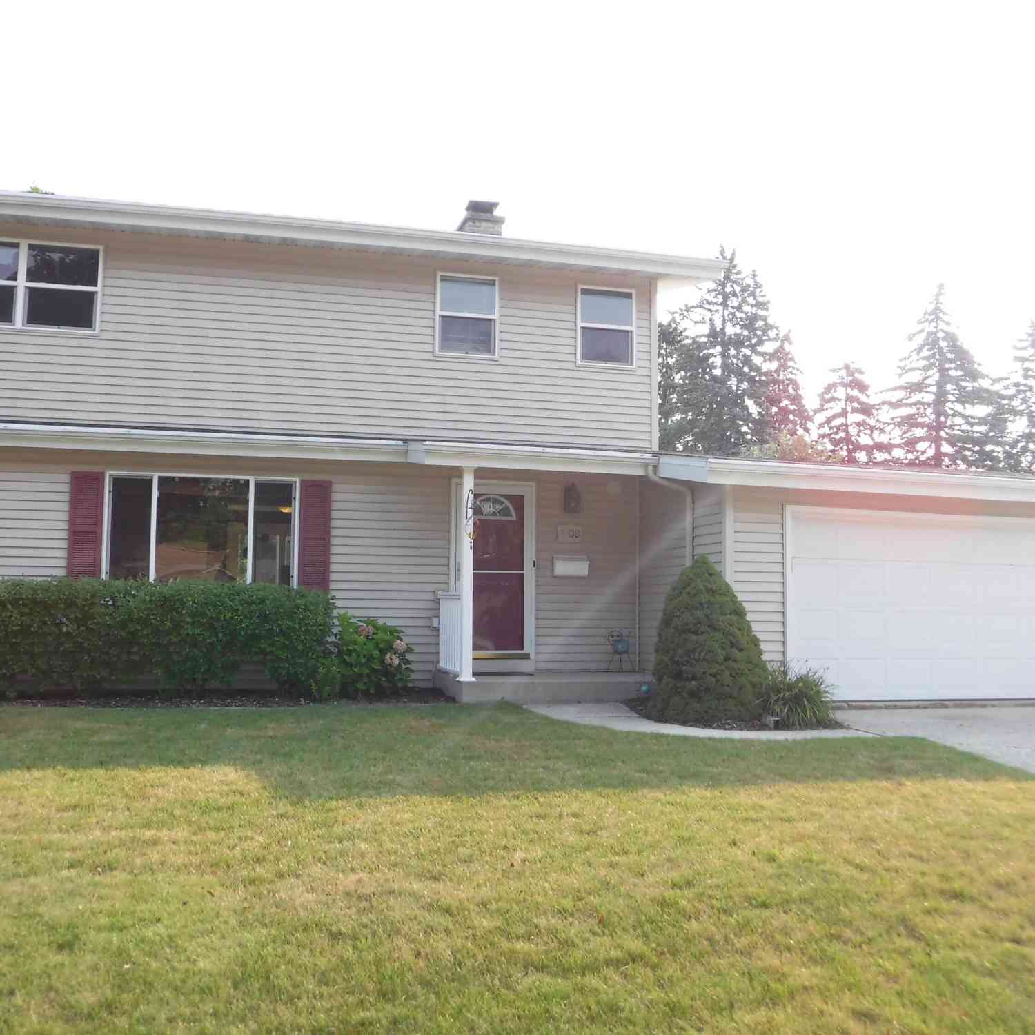 Homes For Sale - 1708 Nagle<br/> Manitowoc County, Manitowoc, WI 54220