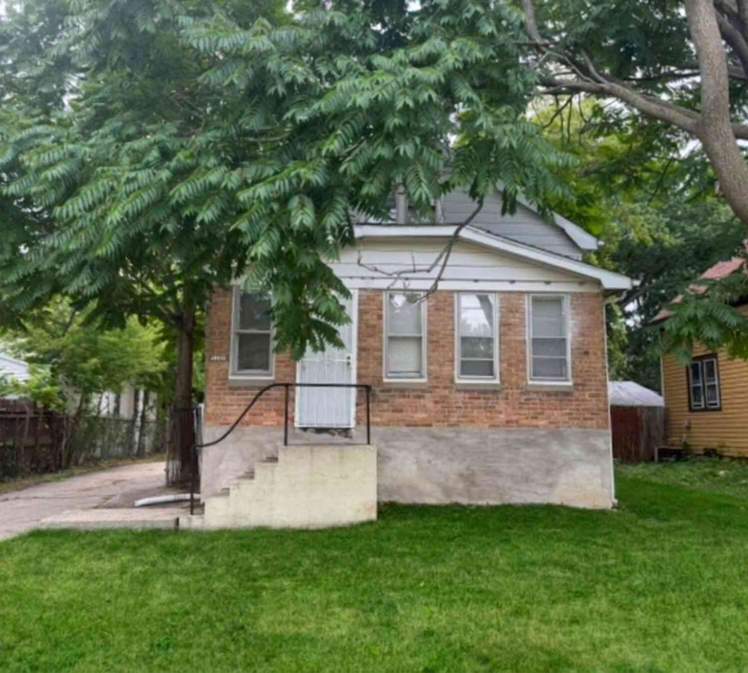 Homes For Sale - 7127 N 43rd<br/> Milwaukee County, Milwaukee, WI 53209