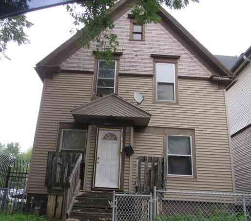 Homes For Sale - 2506 W Fond Du Lac<br/> Milwaukee County, Milwaukee, WI 53206