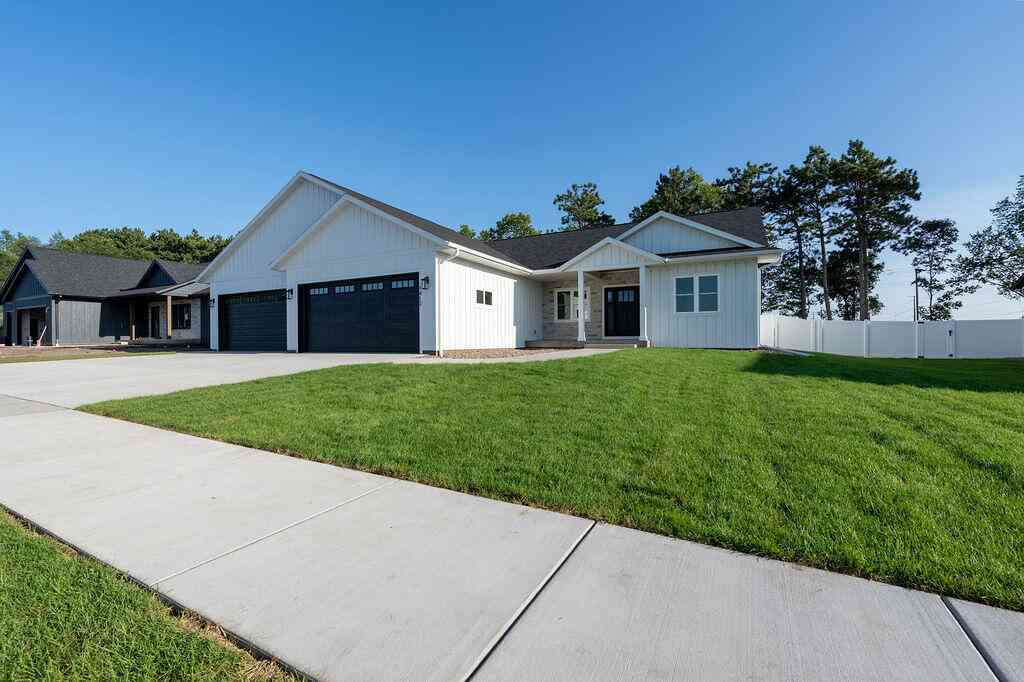 Homes For Sale - 1413 Herb<br/> La Crosse County, Holmen, WI 54636