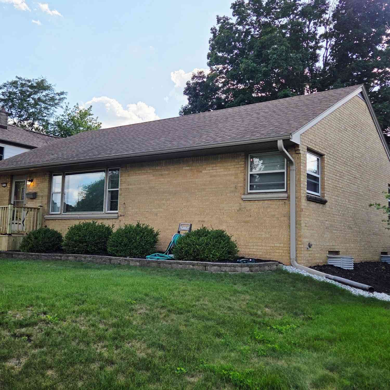Homes For Sale - 2527 S 82nd<br/> West Allis, WI 53219