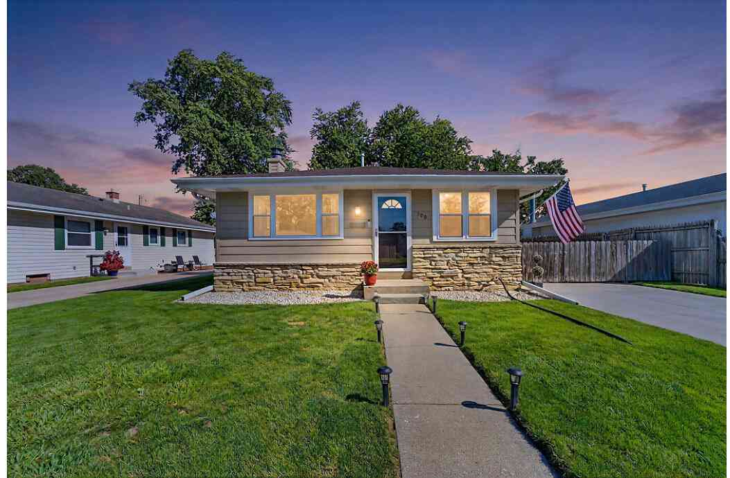 Homes For Sale - 720 South<br/> Racine County, Racine, WI 53402