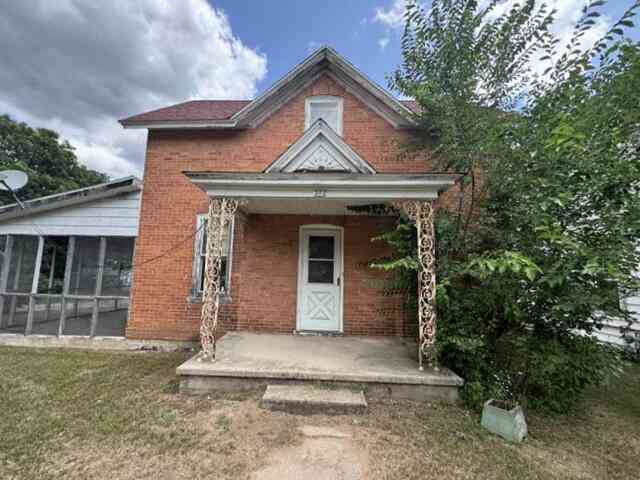 Homes For Sale - 312 N Elm<br/> Marquette County, Endeavor, WI 53930