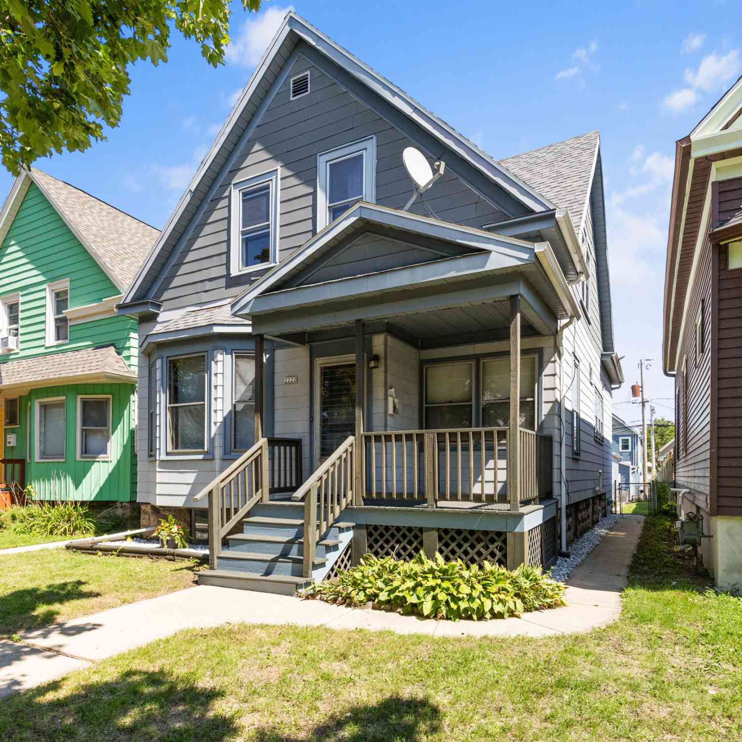 Homes For Sale - 2222 S 30th<br/> Milwaukee, WI 53215