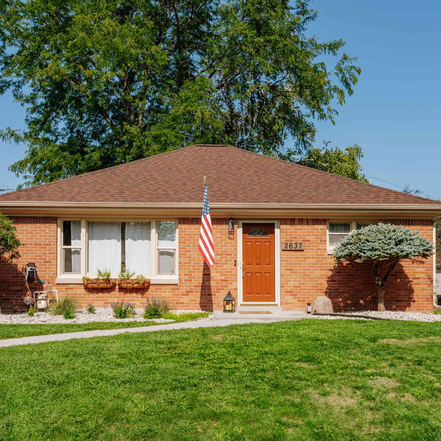 Homes For Sale - 2637 S 86th<br/> West Allis, WI 53227