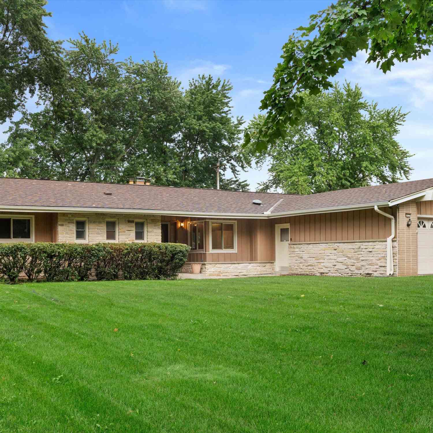 Homes For Sale - 4420 N 110th<br/> Wauwatosa, WI 53225